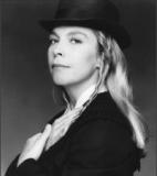 Rickie Lee Jones<br />photo credit: rickieleejones.com
